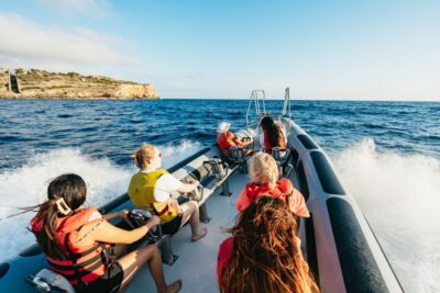 Palma Bay: 1-Hour Speedboat Adventure - Meeting at Playa del Arenal: where to go and how to get ready
