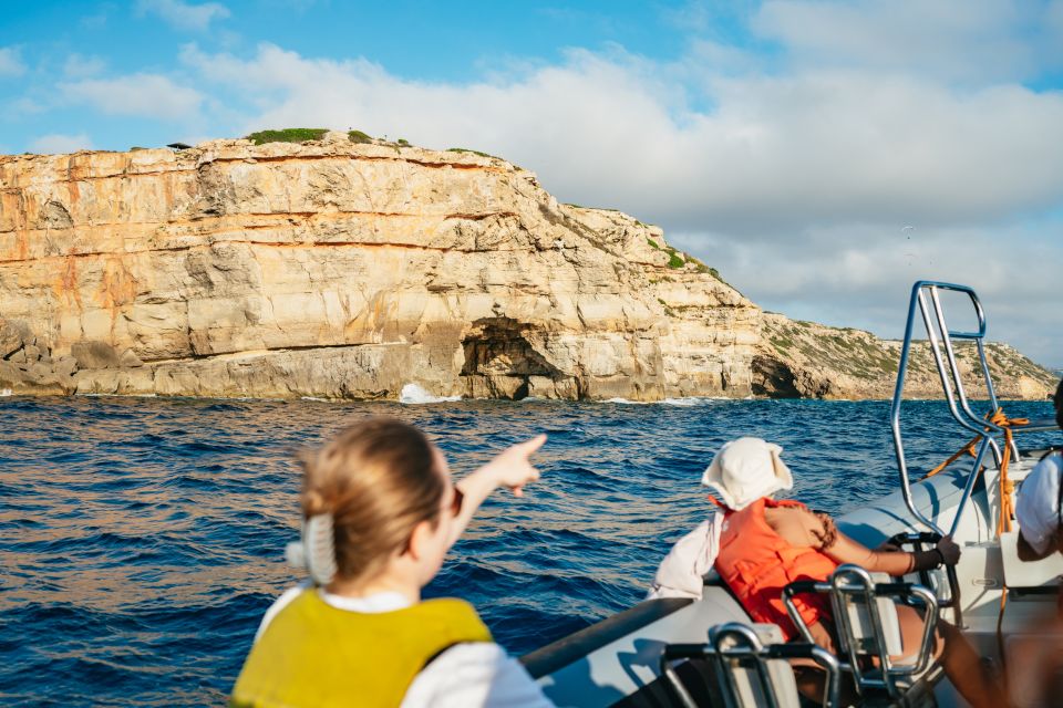 Palma Bay: 1-Hour Speedboat Adventure - The 1-hour ride style: turns, jumps, and staying comfortable
