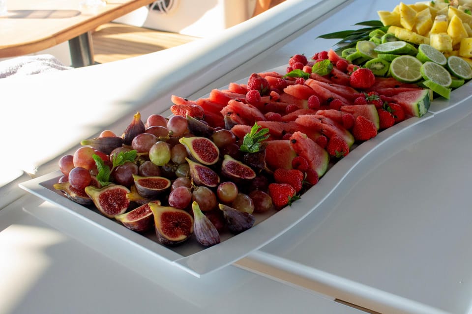 Palma: Cueva Verde and Cala Vella Catamaran Cruise with BBQ - Who this cruise suits best