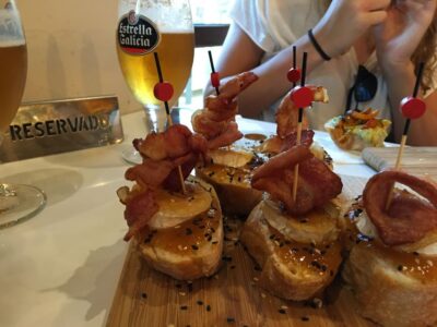 Palma: Culinary Tapas Tour of the Old Town - First stop: Lennox The Pub meet-up and quick orientation