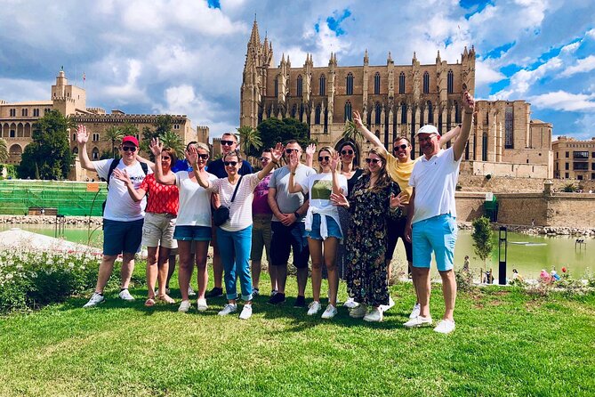 Palma de Mallorca Bike Tour with tapas - Past Gothic and Baroque landmarks without the “too much walking” problem