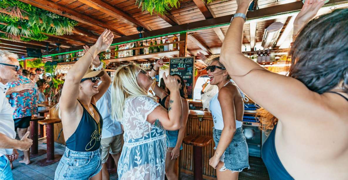 Palma de Mallorca: Daytime Boat Party with Live DJ - Meeting at Barca Samba: How to Not Lose Time (or the Vibe)