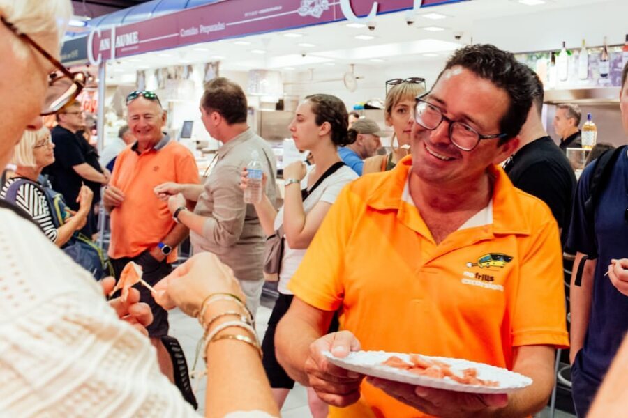Palma de Mallorca: Foodie Walking Tour of the Old Town - Seasonal tapas and a wine pairing that makes sense
