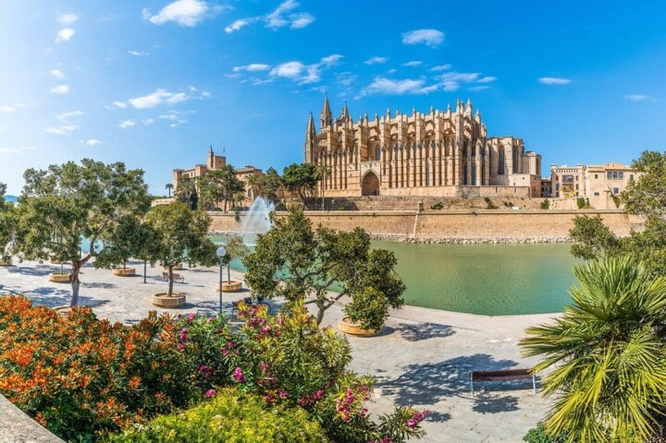 Palma de Mallorca : Must see Walking Tour With A Guide - Arab Baths in Palma: the stop that changes how you see the whole city