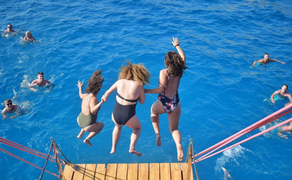 Palma de Mallorca: Palma Bay Boat Tour with Snorkeling - Price and value: is $47 a good deal in Palma?
