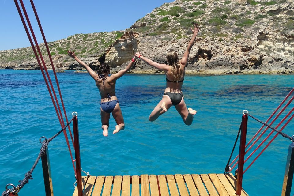 Palma de Mallorca: Palma Bay Boat Tour with Snorkeling - Palma Bay by boat: what 3 hours is really like