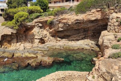 Palma de Mallorca: Small Group Tour by Locals in Hidden Coves - Small-Group Pacing: 8 People, Local Rhythm