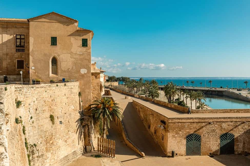Palma de Mallorca: Small-Group Tour & Fast-Track Cathedral - Royal Palace of La Almudaina and Royal Gardens: Palma’s power zones