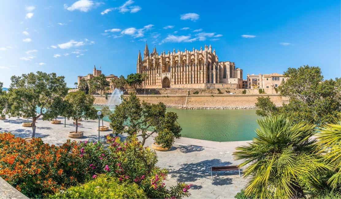 Palma de Mallorca: Small-Group Tour & Fast-Track Cathedral - Walking pace, group size, and timing that actually works