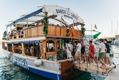 Palma de Mallorca: Sunset Boat Tour - Pizza, Water, WiFi, and the Real Deal on Drinks
