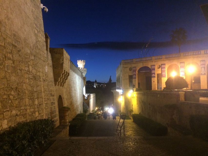 Palma Old Town Sunset Tour and Food Tastings - Parque de la Mar and the walk toward the Cathedral