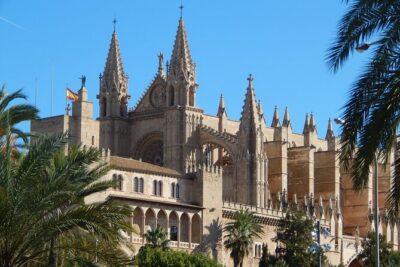 Palma Old Town & The Cathedral of Mallorca with Mallorcan pastry - The Cathedral of Mallorca: Skip-the-Line Entry and What to Notice