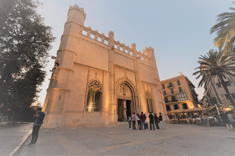 Palma: Old Town Walking Tour & Cathedral Skip-the-Line - Palma Cathedral and old town: what this tour gets right