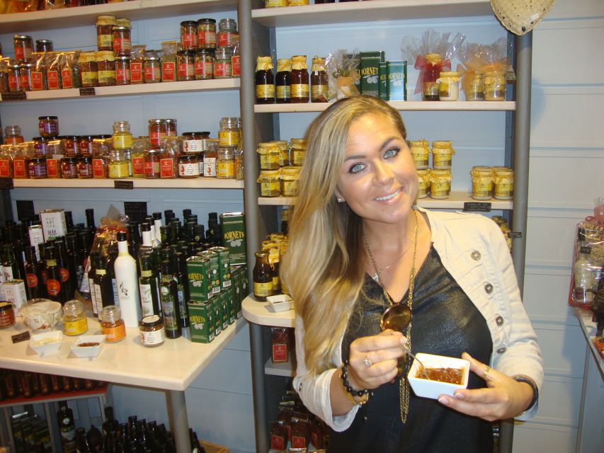 Palma Tour with Wine and Tapas Tasting - Starting at Plaça de la Reina: your easy kickoff