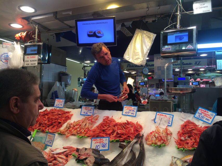 Palma: Walking Tour with Mediterranean Delicacies - Mercat de l’Olivar: the Mediterranean food lesson that ends the tour
