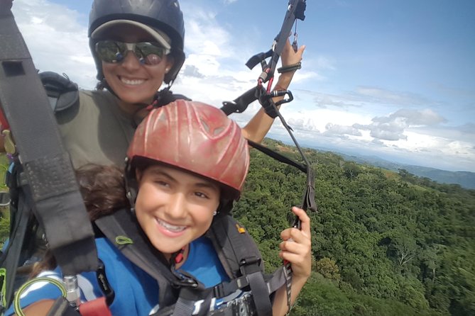 Paragliding tandem flight 1.500 ft & up - Jaco Bay From 1,500 Feet: The View You Get Fast