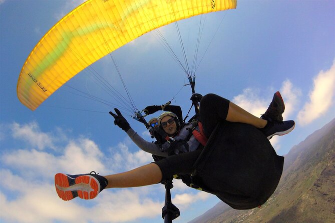 Paragliding Tandem Flight in Tenerife South ¡HOLA! - Quick hits: tandem paragliding over Adeje, La Caleta, and Playa Paraiso
