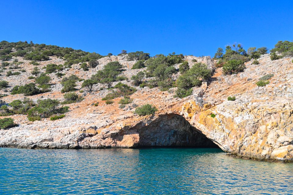 Paros: Iraklia, Schinoussa, & Naxos Sailing Tour with Lunch - Schinoussa: serene waters and the “slow down” moment