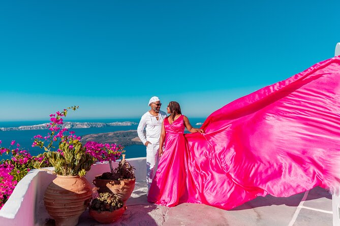 Photoshoot in Flying Dresses in Santorini - Santorini Flying Dresses: what makes this shoot work