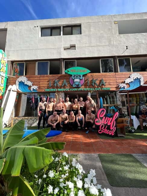 Playa de las Americas: lezione di surf con tutto incluso - The 2-hour flow: from beach warm-up to your first ride