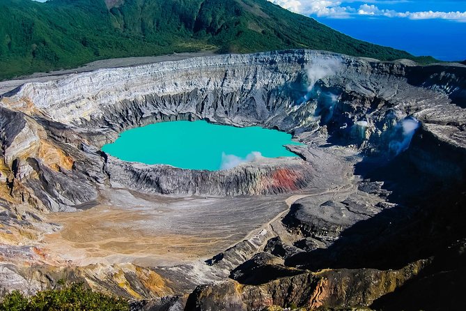 Poas Volcano National Park Half Day tour from San Jose - Getting there early: the 6:00am start and the real weather game