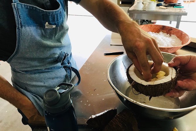 Polynesian culinary experience - Garden Learning: Plant Identification and Local-Season Thinking