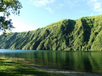 Ponta Delgada: Half-Day 4x4 Sete Cidades Trip - Riding Sete Cidades’ volcanic crater: forests, dirt roads, big viewpoints