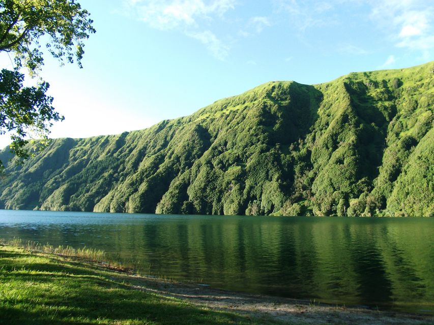 Ponta Delgada: Half-Day 4x4 Sete Cidades Trip - Riding Sete Cidades’ volcanic crater: forests, dirt roads, big viewpoints
