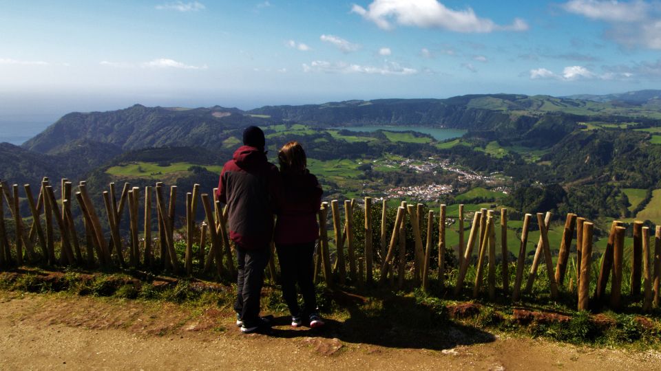 Ponta Delgada: Hidden Gems of São Miguel Full-Day Van Tour - Fishing Harbor Finale: Waterfall Meets Beach