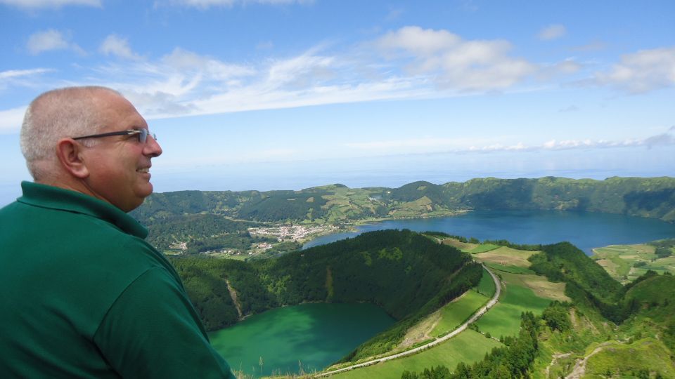 Ponta Delgada: Private Full or Half-Day 4x4 São Miguel Tour - What makes the guides here stand out