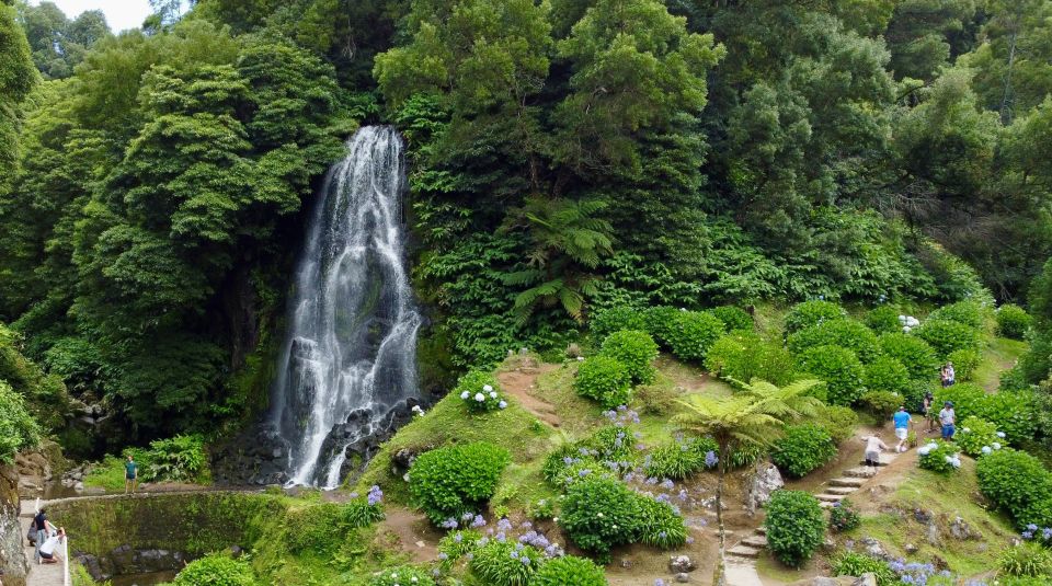 Ponta Delgada: Private Full or Half-Day 4x4 São Miguel Tour - Private 4x4 on São Miguel: why it’s the smart way to see more
