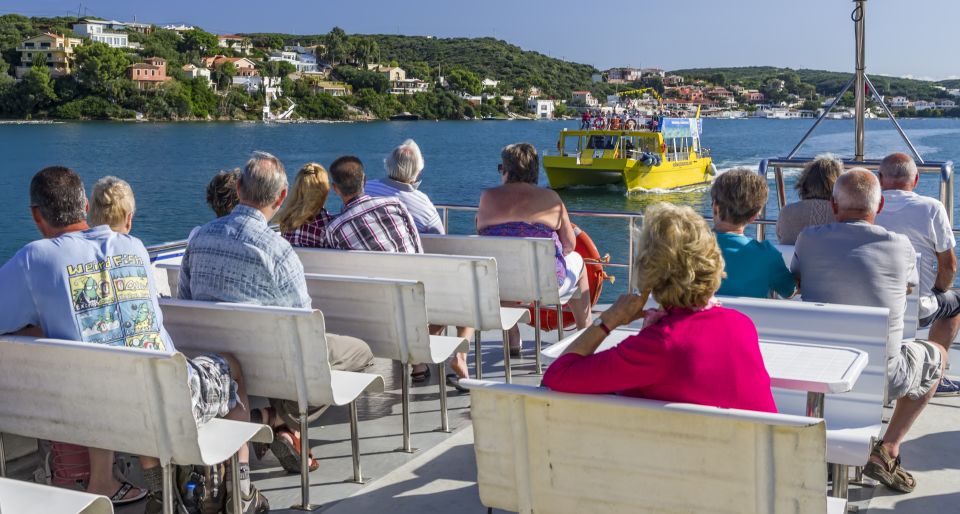 Port Mahon: 1-Hour Harbor Cruise with Underwater Views - Getting on board at Moll de Llevant: where the cruise starts