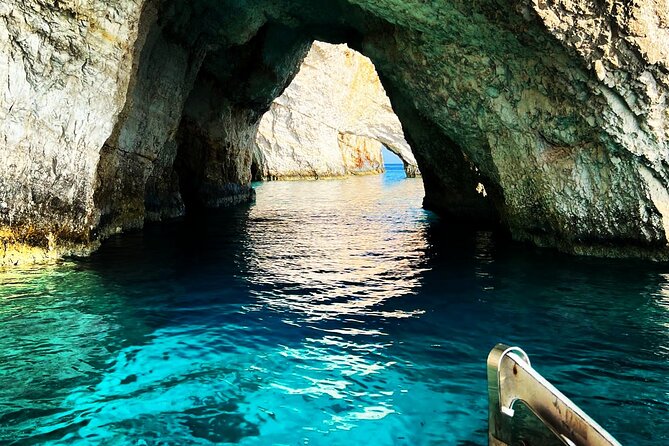 Private 7m 250hp speed boat tour Shipwreck Blue caves up to 8pax - Private 7m Speedboat: What “Private” Changes in Zakynthos