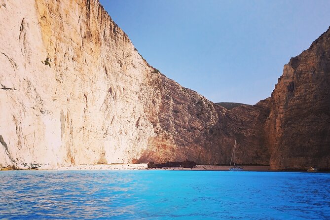 Private 7m 250hp speed boat tour Shipwreck Blue caves up to 8pax - Captain Leo and the Small-Group Advantage