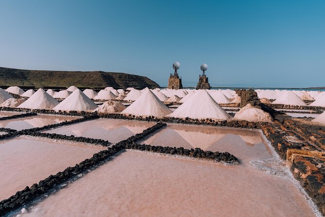Private and Guided Tour to the Salinas de Janubio with Tasting - Timing and weather: how to avoid a miserable walk