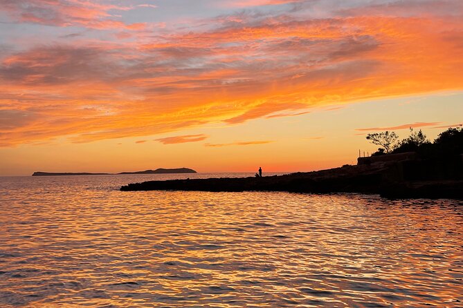 Private boat rental with snorkel in San Antonio, Ibiza - From Club Nàutic to open water: what your day is really like
