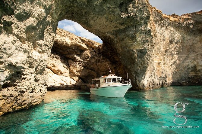 Private Boat Tour Experience with Snorkeling Blue Lagoon and Comino - Quick hits before you go