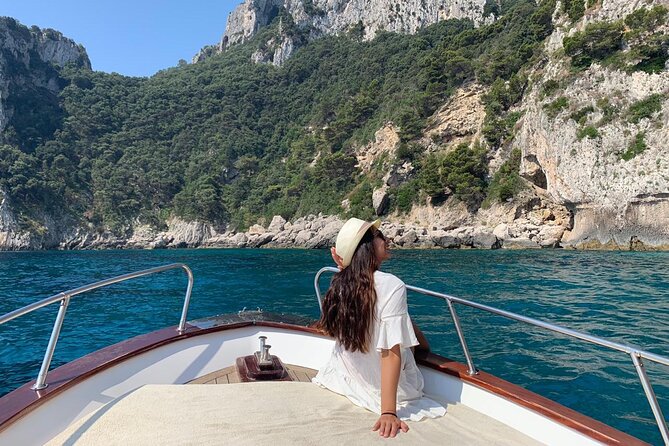 Private Boat Tour of Capri - Arco Naturale from the sea: the coastline turns into sculpture