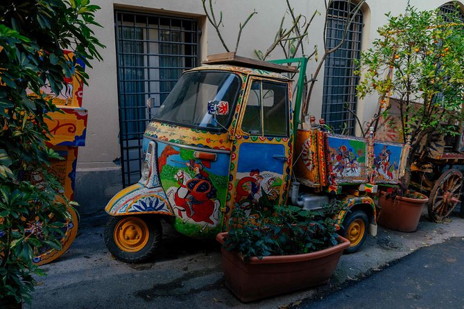 Private City Kickstart Tour: Palermo - Stop 4: Palermo Cathedral and the Arab engraving you’ll remember