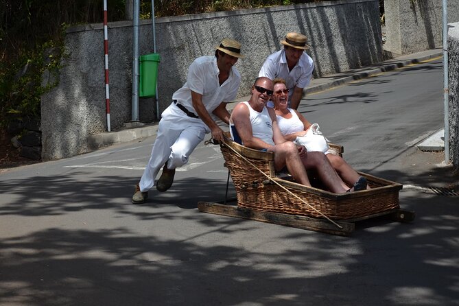 Private Express Tuk Tuk Tour Funchal Old Town & Toboggans - The meeting point, pickup, and how to avoid confusion