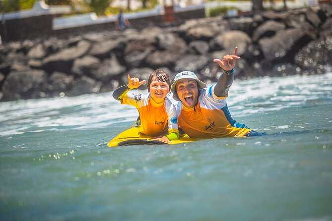 Private Family Surf Lesson - Instructor Quality: Seeing Beatrice and Marta in Action