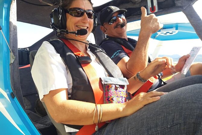 Private flight, in a light plane over the Polynesian motus from Raiatea - The pilot experience: Georges, storytelling, and translator support