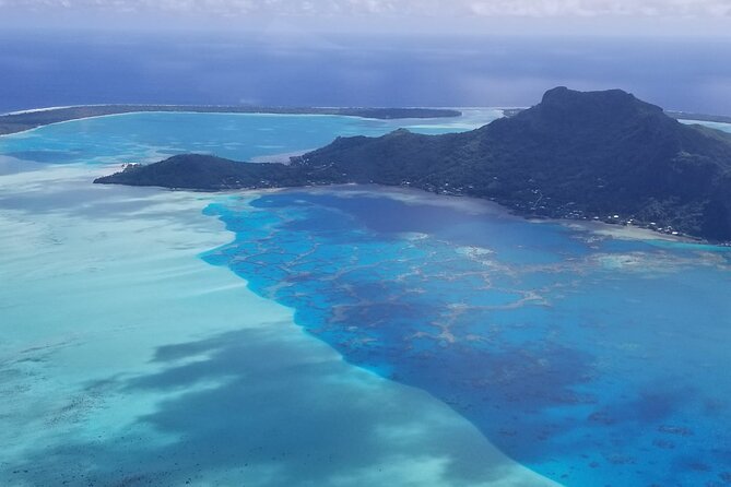 Private flight, in a light plane over the Polynesian motus from Raiatea - Pickup and getting there without stress