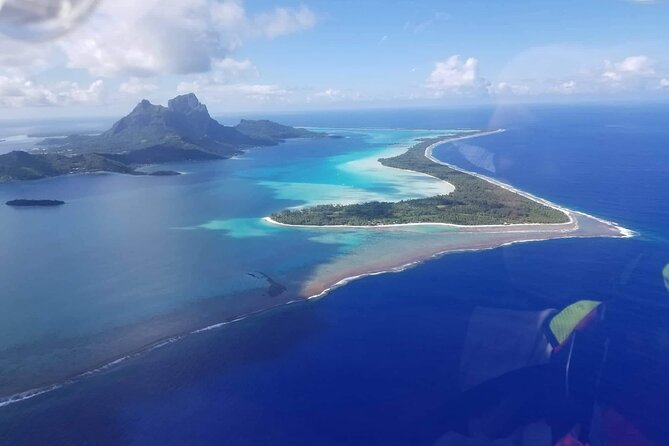 Private flight, in a light plane over the Polynesian motus from Raiatea - Price and value: what $72.88 really buys you