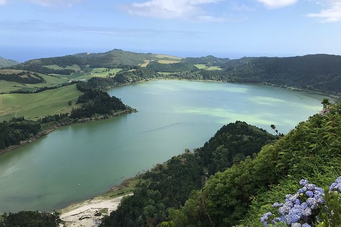Private Full-Day 4x4 Tour to Furnas Volcano - Castelo Branco viewpoint: the caldera from a better angle