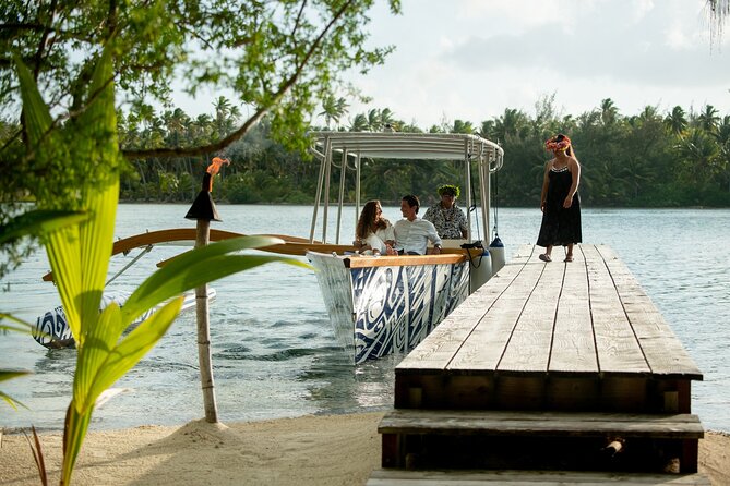 Private Full-Day Lagoon Adventure in Bora Bora with BBQ Lunch - Stop Two: Stingrays in Shallow Water (The Part People Remember)
