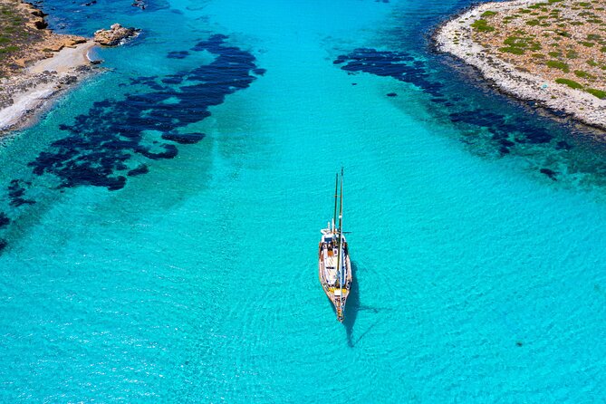 Private Full One-Day Tour Naxos & Heraklia - The easy-paced afternoon: scenic cruising and a likely last swim at Aliko
