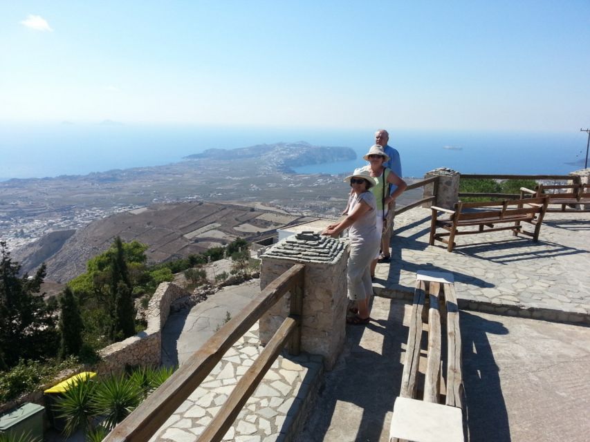 Private Half-Day Sightseeing Tour of Santorini - Akrotiri: the stop that rewards the right expectations