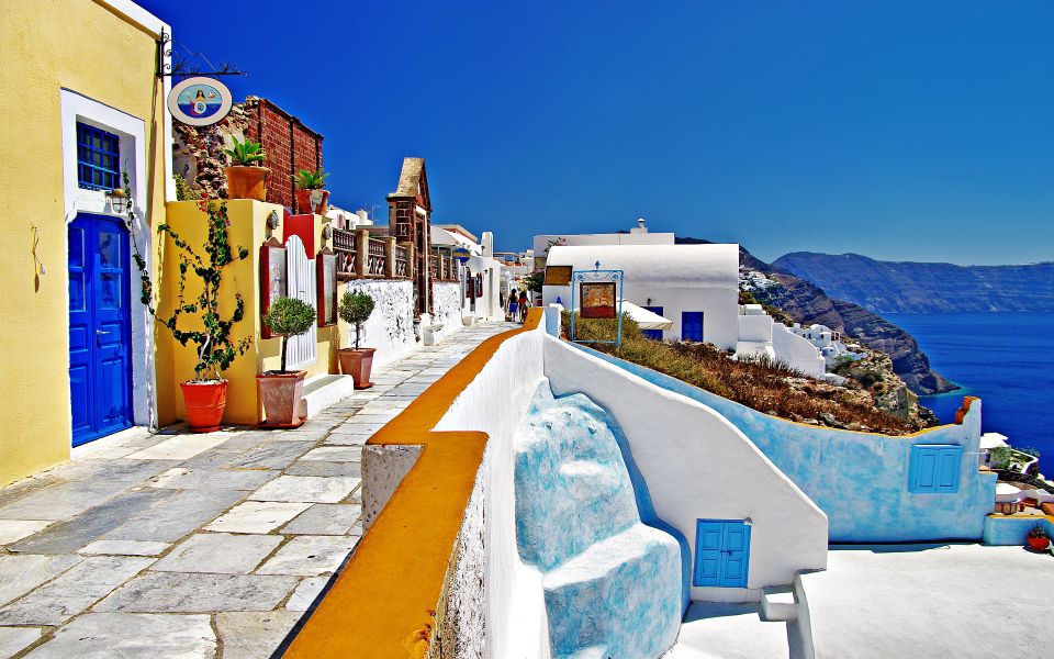 Private Half-Day Sightseeing Tour of Santorini - Santo Wines winery: ending the day with a tasting hour