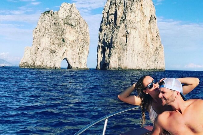 Private Island of Capri Boat Tour for Couples - Private skipper around Capri: the romantic reality of two hours